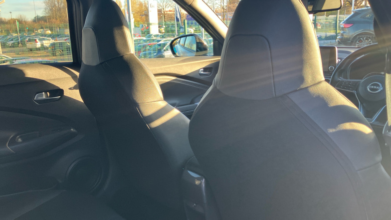 Nissan Juke 1.0 DiG-T 114 N-Connecta 5dr DCT Petrol Hatchback